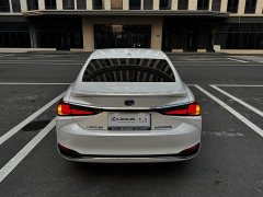 Lexus ES 300h Premium Edition - ფოტო 10