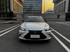Lexus ES 300h Premium Edition - ფოტო 2