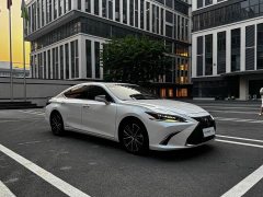Lexus ES 300h Premium Edition - ფოტო 3