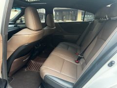 Lexus ES 300h Premium Edition - ფოტო 5