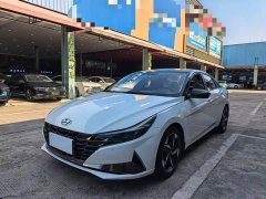 Hyundai Elantra 1.5L CVT Luxury - фото 1