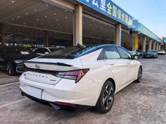 Hyundai Elantra 1.5L CVT Luxury - фото 10