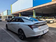 Hyundai Elantra 1.5L CVT Luxury - фото 12