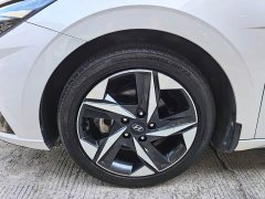 Hyundai Elantra 1.5L CVT Luxury - фото 13