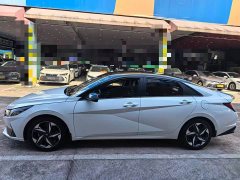 Hyundai Elantra 1.5L CVT Luxury - фото 4