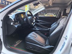 Hyundai Elantra 1.5L CVT Luxury - фото 5