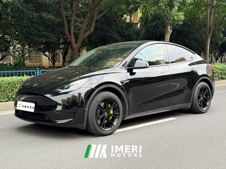 Tesla Model Y Facelift Rear-Wheel Drive