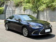 Lexus ES 200 Excellence Edition - фото 3