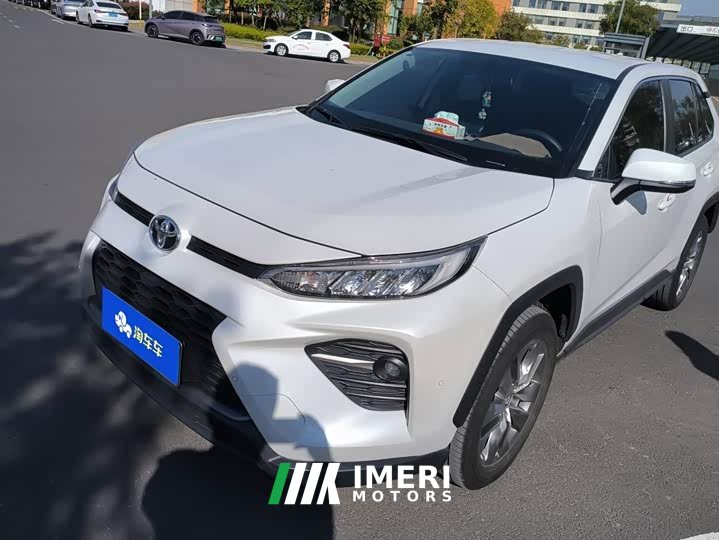 Toyota Wildland 2.0L CVT FWD Leading Edition