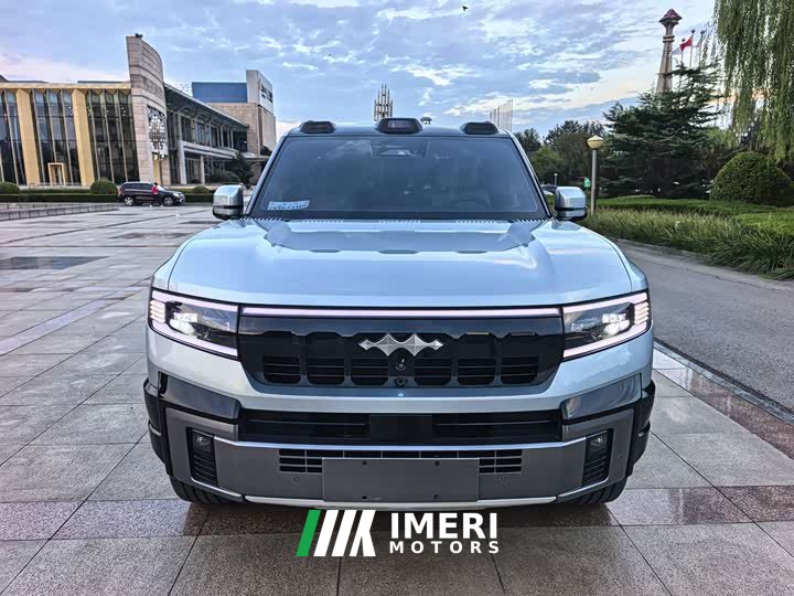 Fangchengbao Leopard 8 Zhiyong Flagship Drone Edition 7-Seater - автомобиль из Китая