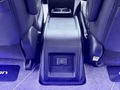 Honda Odyssey 2.0L e:HEV Luxury - ფოტო 14