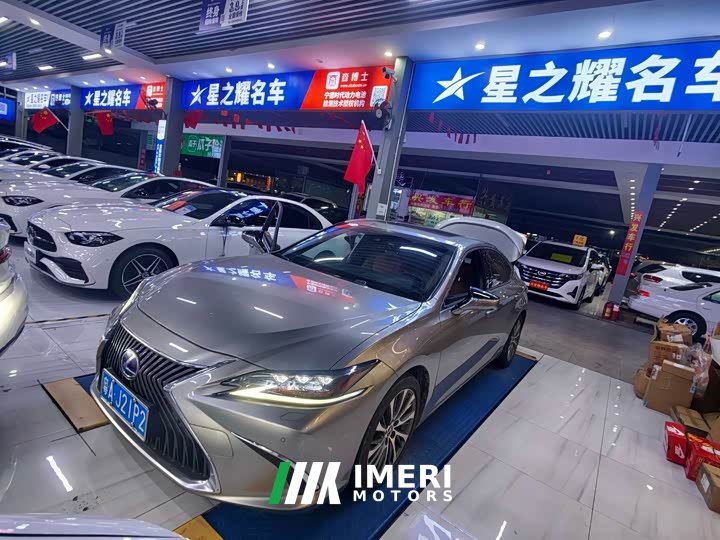 Lexus ES 300h Premium Edition