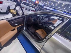Lexus ES 300h Premium Edition - photo 2