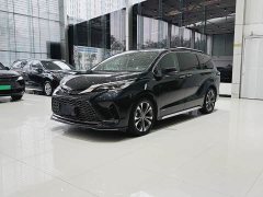 Toyota Gravia 2.5L Hybrid Premium Welfare Plus Edition - photo 1