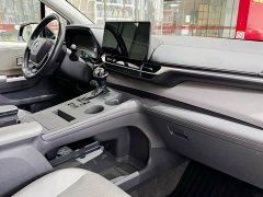 Toyota Gravia 2.5L Hybrid Premium Welfare Plus Edition - photo 10