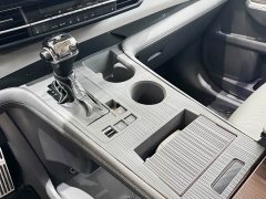 Toyota Gravia 2.5L Hybrid Premium Welfare Plus Edition - photo 11