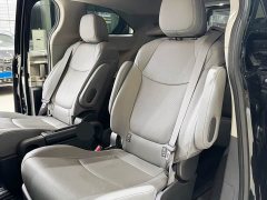 Toyota Gravia 2.5L Hybrid Premium Welfare Plus Edition - photo 12