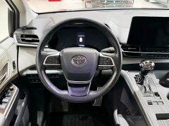 Toyota Gravia 2.5L Hybrid Premium Welfare Plus Edition - photo 14