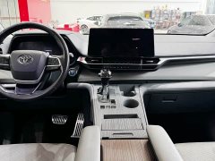 Toyota Gravia 2.5L Hybrid Premium Welfare Plus Edition - photo 15