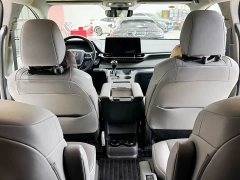 Toyota Gravia 2.5L Hybrid Premium Welfare Plus Edition - photo 17