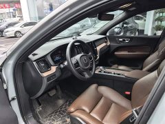 Volvo XC60 Plug-in Hybrid T8 PHEV Long Range AWD Smart Remote Luxury Edition - ფოტო 3