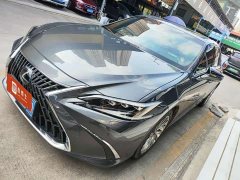 Lexus ES 300h Executive Edition - ფოტო 1