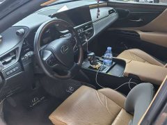 Lexus ES 300h Executive Edition - ფოტო 14