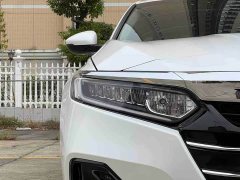 Honda Accord 260TURBO Luxury Edition - photo 18