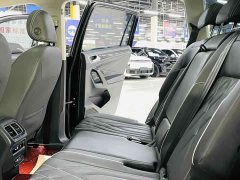Volkswagen Tiguan L Facelift 380TSI Automatic AWD R-Line Comfort 7-Seater - фото 8