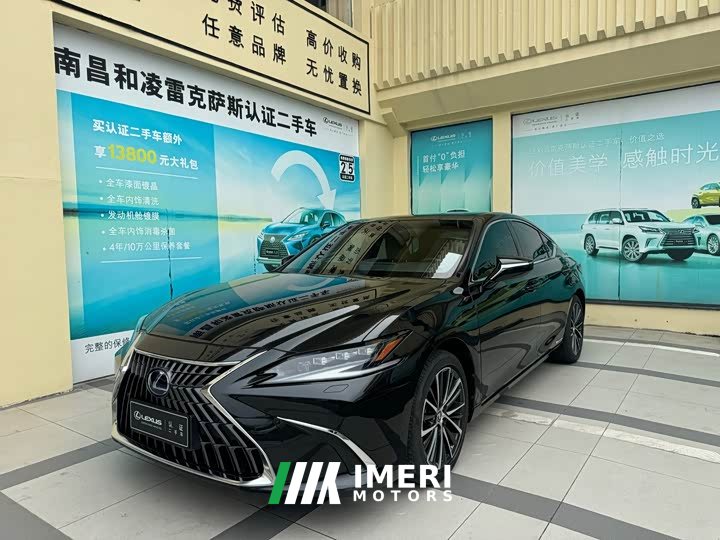 Lexus ES 300h Premium Edition - автомобиль из Китая