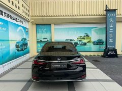 Lexus ES 300h Premium Edition - фото 3