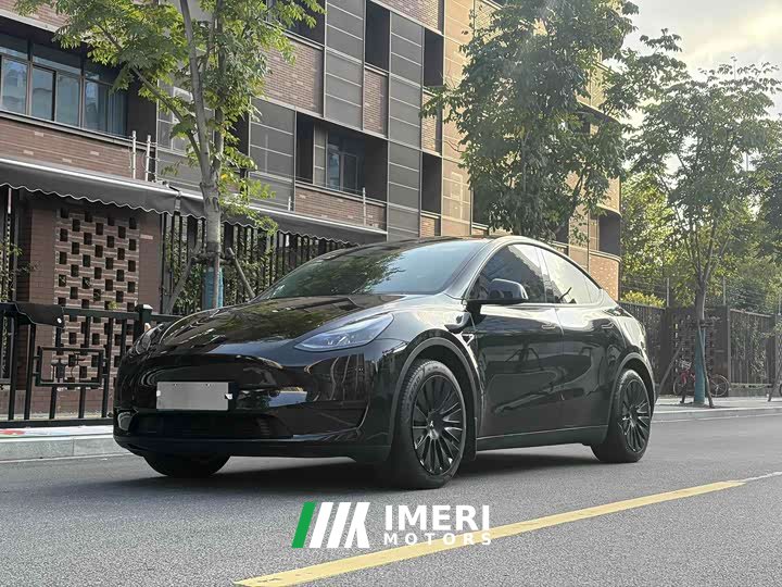 Tesla Model Y Facelift Rear-Wheel Drive