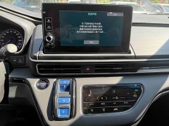 Honda Odyssey 2.0L e:HEV Luxury - ფოტო 10