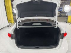 Toyota Corolla Hybrid 1.8H E-CVT Luxury - ფოტო 15