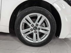 Toyota Corolla Hybrid 1.8H E-CVT Luxury - ფოტო 4