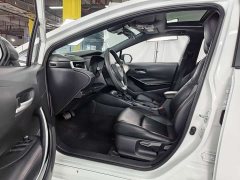 Toyota Corolla Hybrid 1.8H E-CVT Luxury - ფოტო 9