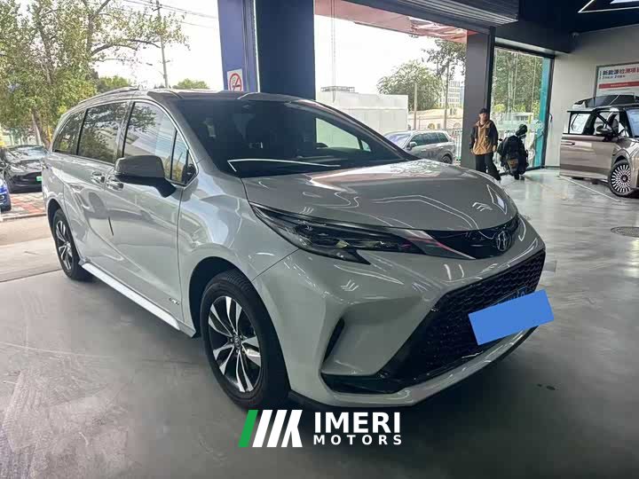 Toyota Gravia 2.5L Hybrid Luxury - автомобиль из Китая