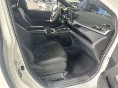 Toyota Gravia 2.5L Hybrid Luxury - фото 6