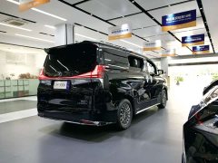 Lexus LM 300h Four-Seat Royal Edition - ფოტო 5