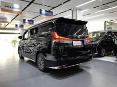 Lexus LM 300h Four-Seat Royal Edition - ფოტო 7