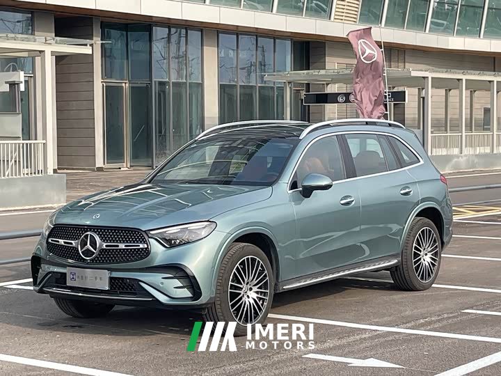 Mercedes-Benz GLC 300 L 4MATIC Luxury 5-Seater