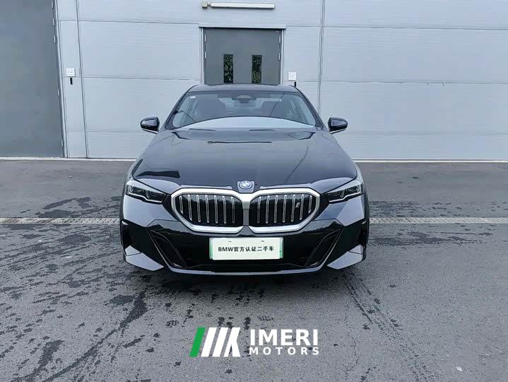 BMW i5 eDrive 35L M Sport Package