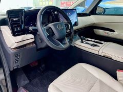 Lexus LM 500h Six-Seat Premium Edition - ფოტო 7