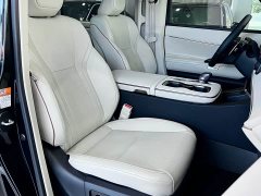 Lexus LM 500h Six-Seat Premium Edition - ფოტო 8