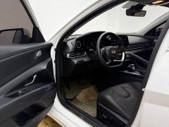 Hyundai Elantra 1.5L CVT Luxury - photo 14