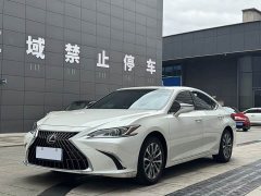Lexus ES 200 Excellence Edition - фото 1