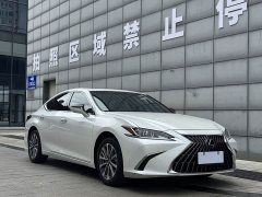 Lexus ES 200 Excellence Edition - фото 3
