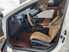 Lexus ES 200 Excellence Edition - фото 4