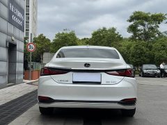 Lexus ES 200 Excellence Edition - фото 8