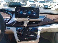 Buick GL8 Land Business Class Smart Edition - ფოტო 14